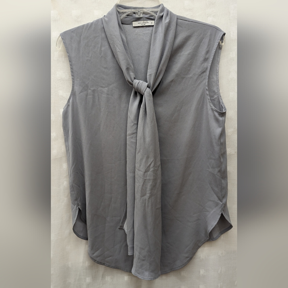M.M. LaFleur Grey sleeveless chiffon blouse Sz S